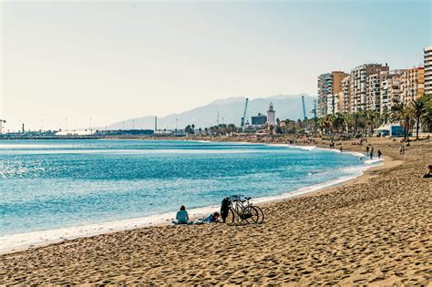 la malagueta chica|Playa de la Malagueta, Malaga